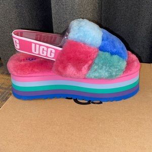 UGG W/ DISCO SLIDE (sold)